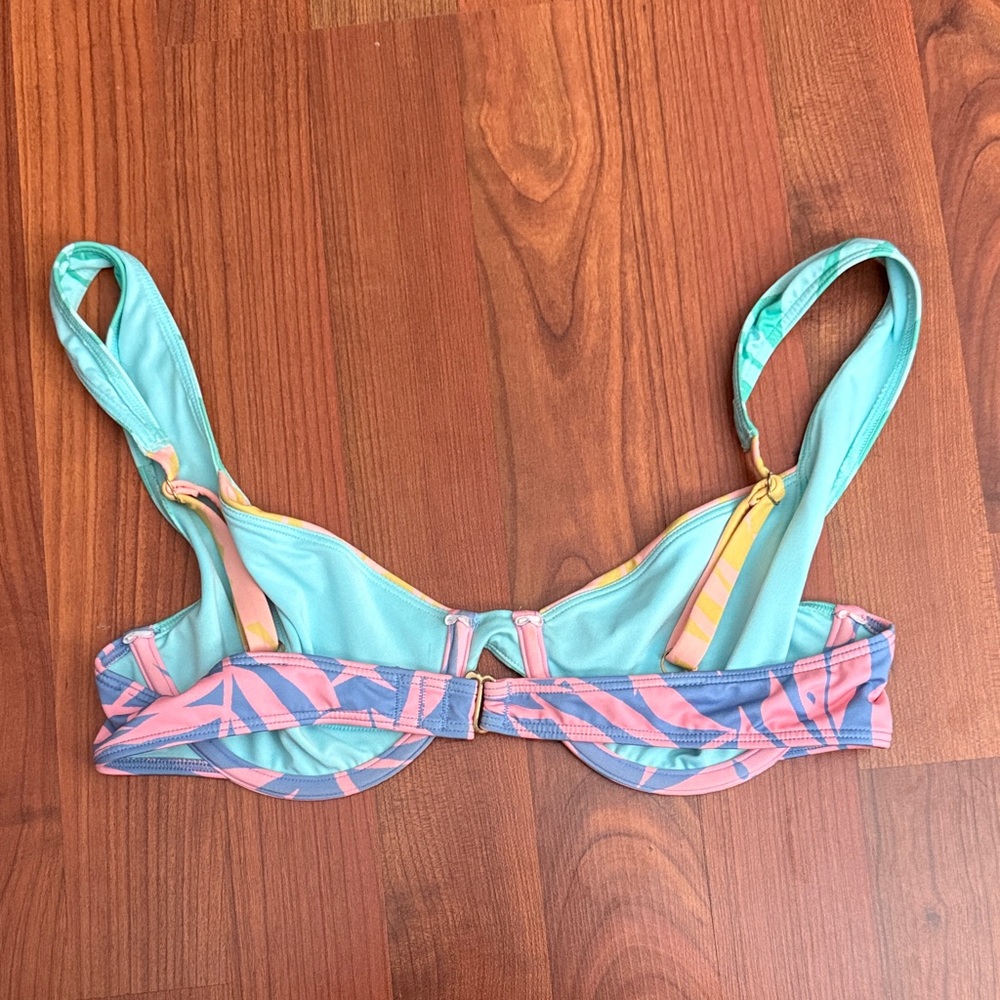 Billabong Colorful Tropical Wire Bikini Top - Picture 2 of 2